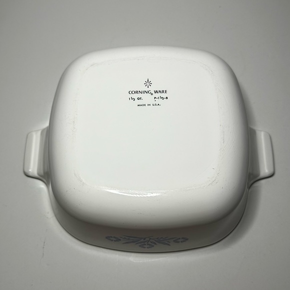 Vintage Corning Ware Blue Cornflower 1 1/2 qt Baking Dish with Pyrex Lid - Picture 5 of 15